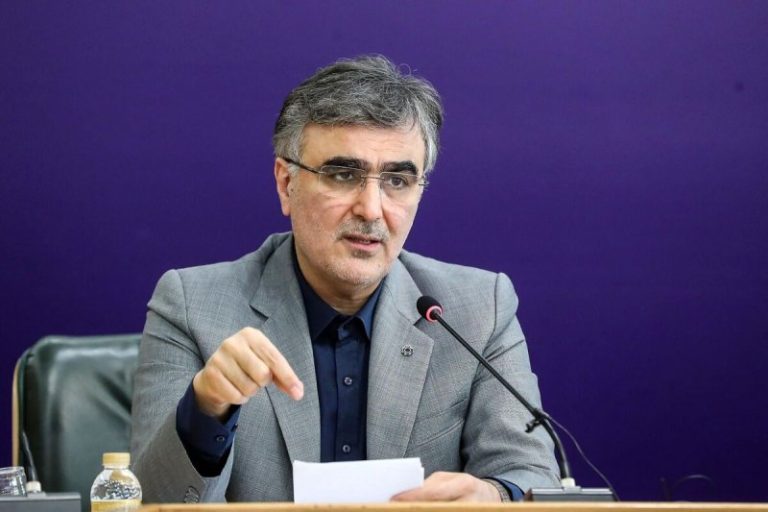 آمدن ترامپ با اقتصاد ایران چه می کند؟ / فرزین: اقتصاد ایران، اقتصاد ۸ سال پیش نیست!