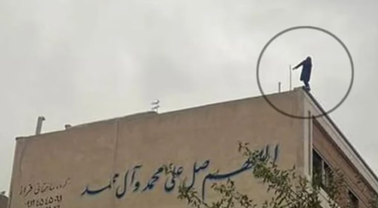 پشت پرده خودکشی دانش آموزان دختر / پدر آرزو خاوری: دخترم به خاطر بدرفتاری های مدیر مدرسه، خودش را کشت