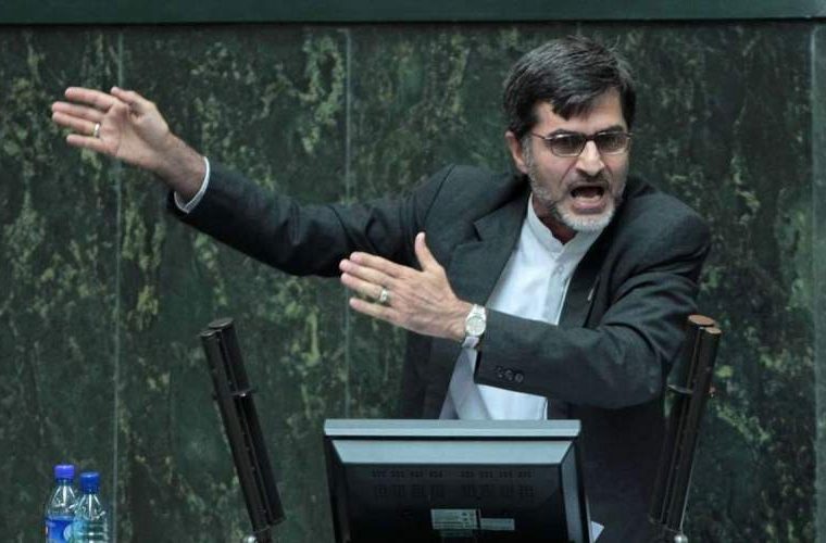 چرا باید روزی چند میلیون لیتر بنزین قاچاق شود؟ / جلوی حیف و میل‌ها را بگیرند، ناترازی‌ها رفع‌شدنی است