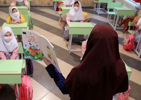 هر زبانی غیر از انگلیسی را می توانید آموزش بدهید!