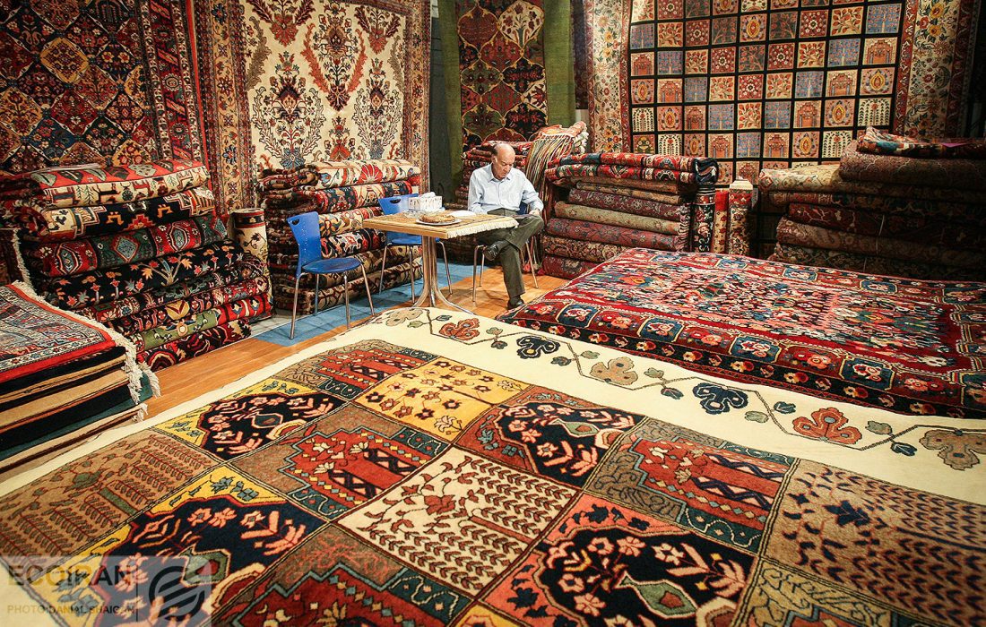 کوچ قالیبافان از حرفه خود / فرش دستباف ایرانی به خاطره ها می پیوندد؟ / بهرامی: مردم ترجیح می‌دهند هزینه کمتری کنند و فرش ماشینی بخرند