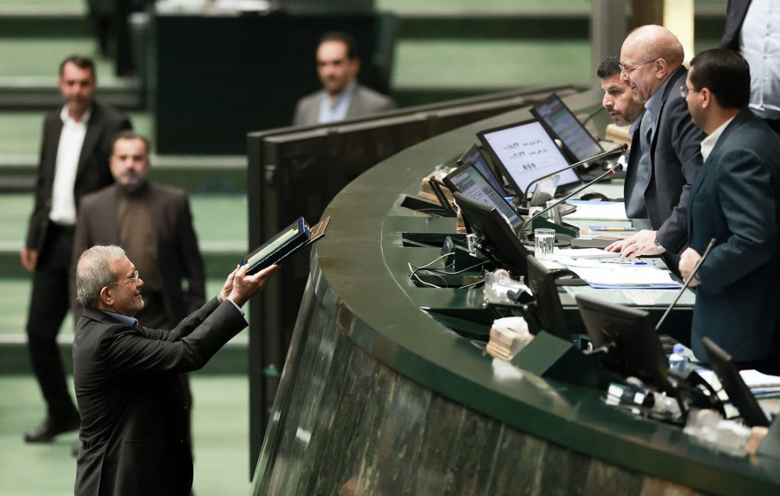 ۷۰ سال گذشت اما ساختار بودجه در ایران درست نشد که نشد! / مولوی: بودجه دهی به نهادهای بی‌اثر، ظلم به مردم است