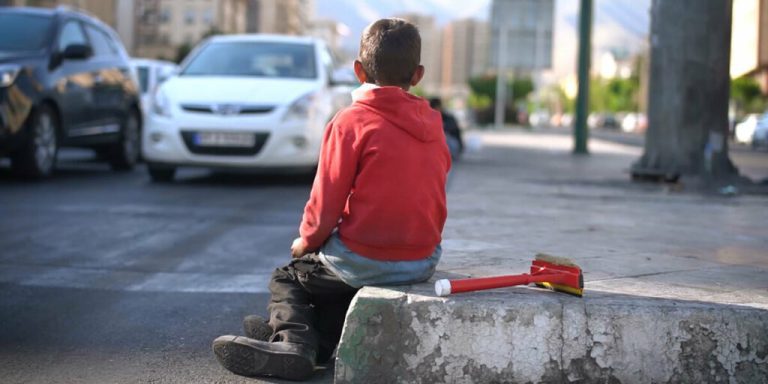 زمستان رنجناک کودکان کار / استانداران به فکر صندلی و کارتن خواب ها نگران هوای سرد