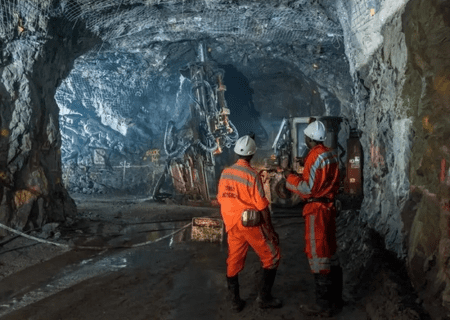 معادن ایران در آستانه تعطیلی / معدنکاران مواد منفجره ندارند!