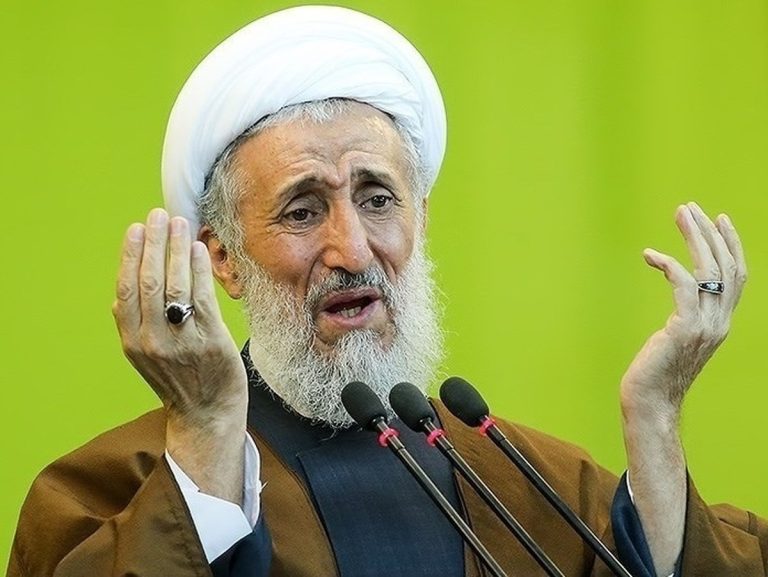 توصیه به «برخورد مومنانه» را باور کنیم یا شعار «ظریف گورتو گم کن»؟!