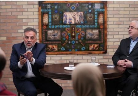 جعفرزاده: نفوذی‌ها نمی‌گذارند این مردم نفس راحت بکشند / عباس زاده: کاسبان تحریم را به من نشان بدهید، من بروم یقه اینها را بگیرم!