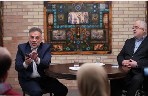 جعفرزاده: نفوذی‌ها نمی‌گذارند این مردم نفس راحت بکشند / عباس زاده: کاسبان تحریم را به من نشان بدهید، من بروم یقه اینها را بگیرم!