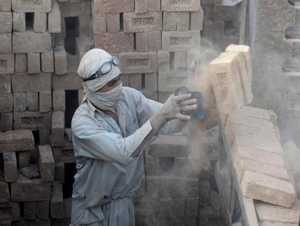 دردسر جدید در ساخت و ساز مسکن / کارگر ایرانی کم است، برای کارگران افغان هم در ایران کار کردن نمی صرفد!