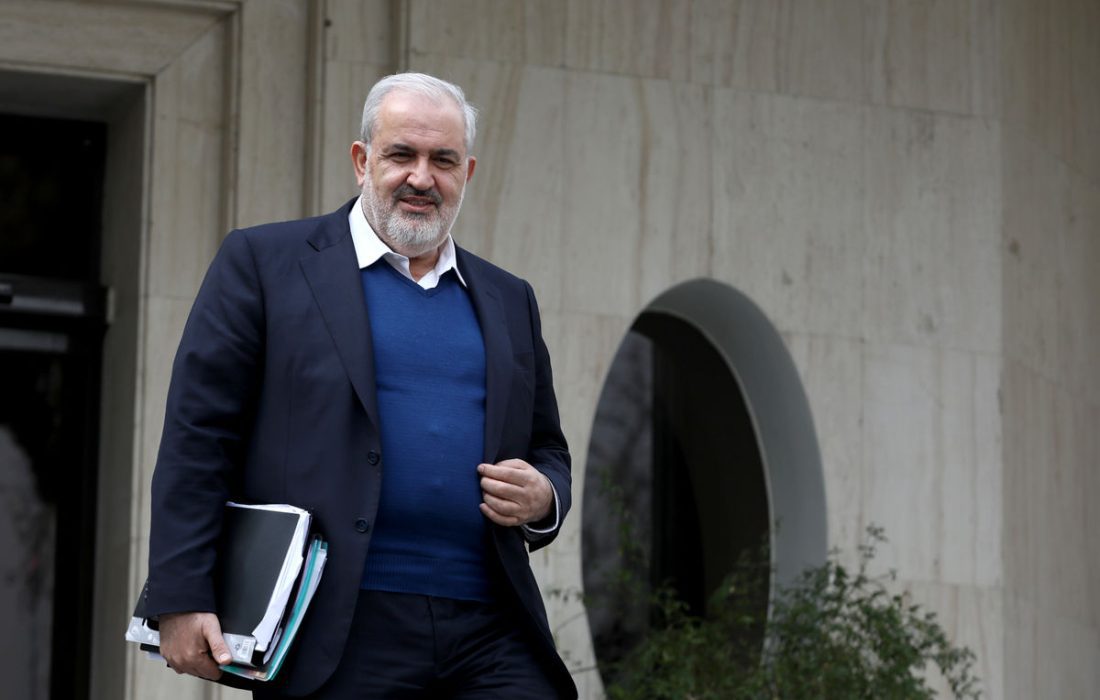 خودتان باید نیروگاه بسازید و برق مملکت را تامین کنید!