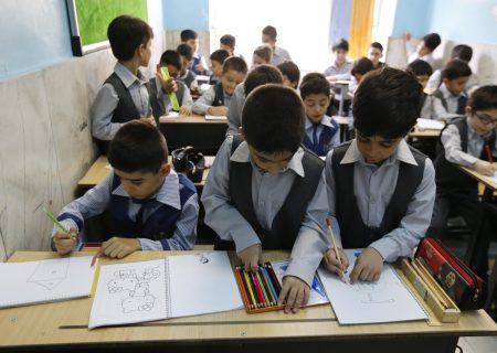 انتشار یک فیلم در فضای مجازی واقعیت تلخ مدارس دولتی را برملا کرد / نقض حقوق اولیه دانش‌آموزان، تحقیر و توهین به والدین در مدارس دولتی