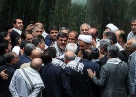 اقدام علیه امنیت ملی به بهانه حجاب / گرامی‌مقدم: تندروها و جریان پایداری به دنبال انتقام از مردم به خاطر رای دادن به پزشکیان هستند / فاضل‌میبدی: هر دولتی که منافع اینها را تامین نمی‌کند، تخریب می کنند