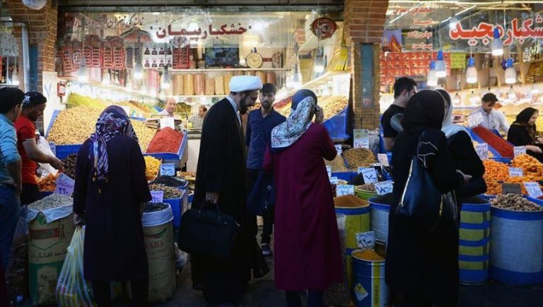 ۱۴۰۴؛ سال سخت اقتصاد ایران / قنبری: بی تعارف بگوییم که وضعیت اقتصادی کشور تحت تاثیر مسائلی است که چندان در دست دولت نیست