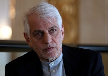 سود انقلاب نصیب همسایگان ایران شد/ شعار نه مذاکره می‌کنیم و نه جنگ، دیگر جواب نمی‌دهد / در یک دست ترامپ چماق هست در یک دستش هویج!