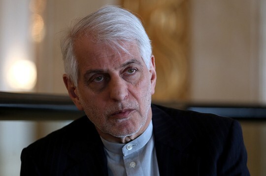 سود انقلاب نصیب همسایگان ایران شد/ شعار نه مذاکره می‌کنیم و نه جنگ، دیگر جواب نمی‌دهد / در یک دست ترامپ چماق هست در یک دستش هویج!