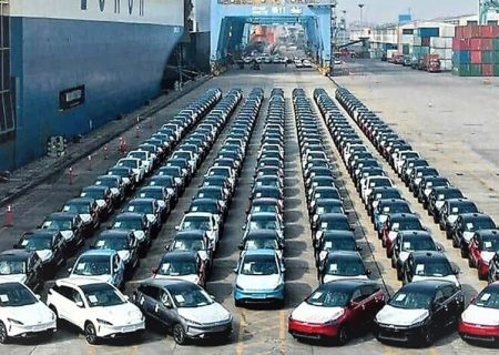 واردات خودروهای کارکرده با قیمت لاکچری؛ تنظیم بازار یا برهم زدن بازار؟!