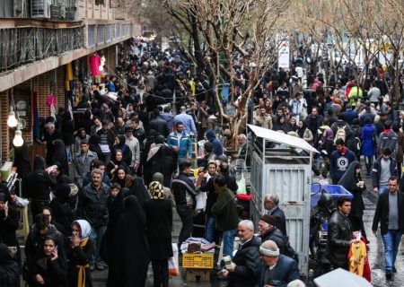 ۴۰ درصد خانوارهای کل کشور فاقد بیمه و درآمد ثابت هستند / در آینده با موج سالمندان فقیر روبرو خواهیم شد / نیمی از درآمد تهرانی ها صرف مسکن و سوخت می شود