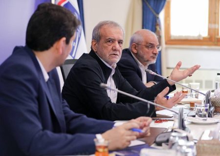 دلیل عصبانیت رئیس جمهور در وزارت ارتباطات چه بود؟ / پزشکیان: پرده کشیده اید بعد چراغ زده اید؟