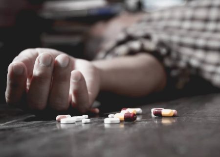 در ایران زنان بیشتر خودکشی می کنند یا مردان؟