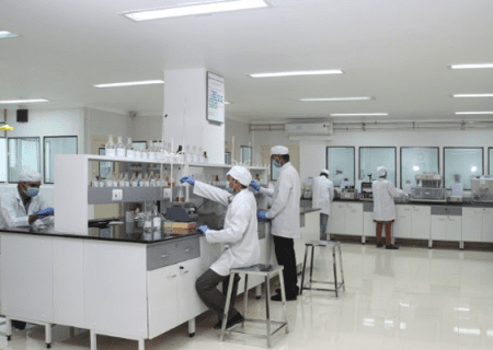 خط و نشان صنعت دارو برای مجلس