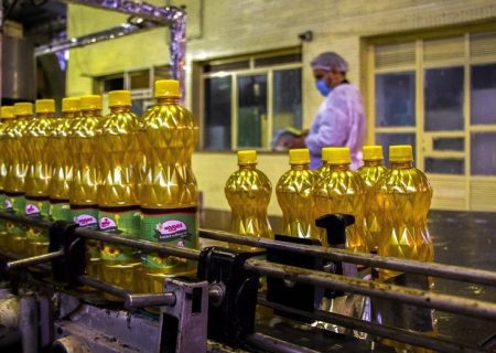 دست کارخانه های روغن خالی از مواد اولیه / چر قفسه فروشگاهها خالی از روغن است؟