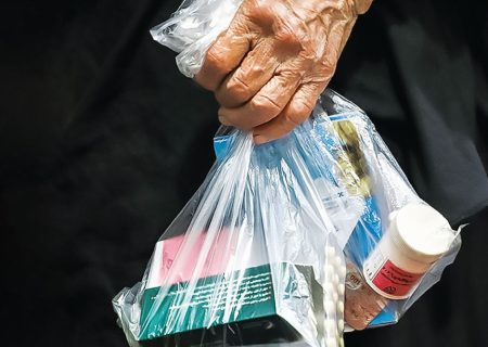 نسخه های گران، جان های ارزان / کمبود و گرانی دارو دمار از روزگار بیماران درآورد