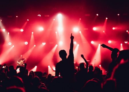 کنسرت یا جهنم؟! / اگر به تماشای کنسرت می روید همراه خود کولر ببرید!