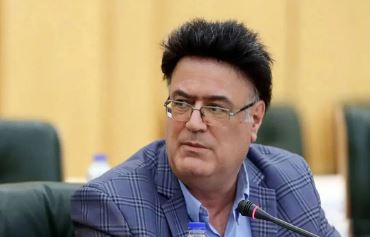 شما هیچ دولتی را پیدا نمی‌کنید که یارانه پرداخت نکند / دولت اگر تورم را کنترل نکند، سه نرخی کردن گازوئیل جواب نمی‌دهد