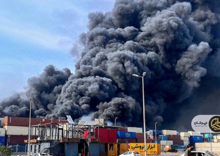 خاکسترشدن چندین تن کالاهای اساسی در انفجار بندر شهید رجایی / از واردکنندگان اصرار از مسئولان انکار!