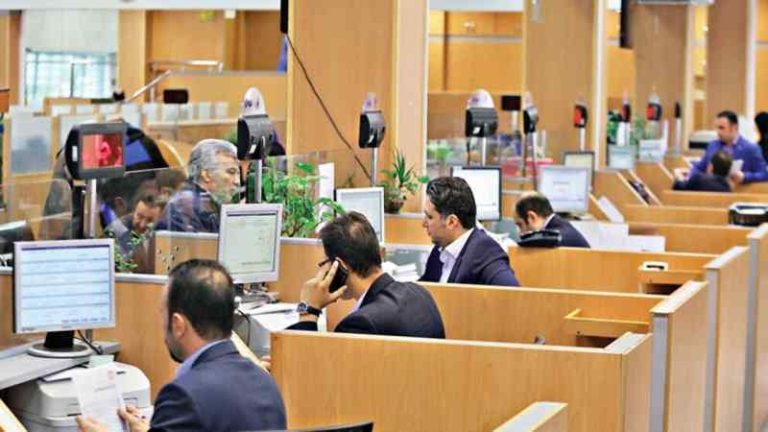 پشت پرده‌ زیان صدهاهزار میلیاردی ۵ بانک‌ خصوصی / وقتی گاودار برای ساخت پتروشیمی وام می‌گیرد!