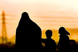 سایه سنگین جنگ بر زنان سرپرست خانوار / تبعات تعطیلی واحدهای تولیدی و بیکارشدن زنان