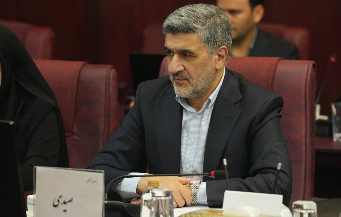 سکوت صیدی در دل سقوط بورس / سرمایه های مردم در بورس می سوزد، آقای رئیس وعده سر خرمن می دهد!