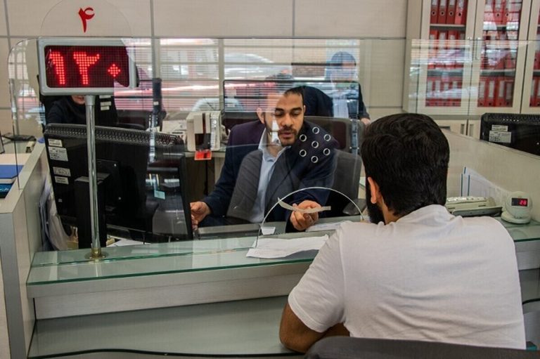 ریخت‌وپاش ۵ هزار میلیارد تومانی بانک‌ها برای تبلیغات