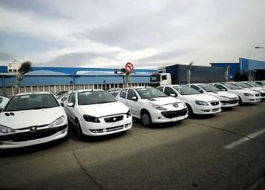 شورای رقابت از قیمت‌گذاری خودرو حذف شد / از فرمول «کاست‌پلاس» چه می دانیم؟