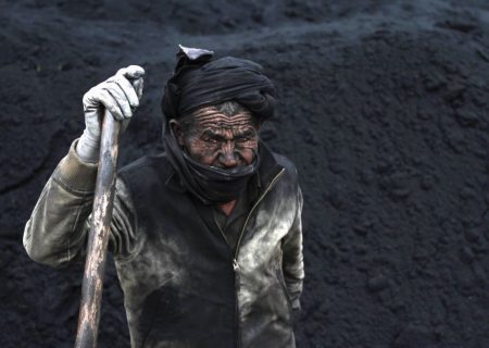 سواستفاده از قانون مشاغل سخت و زیان‌آور زیر سایه تأمین اجتماعی / سر شاغلان واقعی مشاغل سخت و زیان‌آور بی کلاه ماند