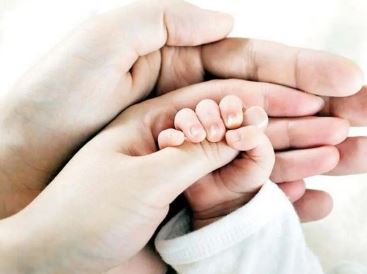 پنجه گرانی بر گلوی پدر و مادرها / پوشک بچه که ارز ترجیحی نمی گرفت؛ پس چرا گران شد؟!