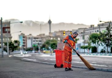 چالش خروج افغان‌ها از ایران؛ شغل پاکبانی به ذائقه کارگر ایرانی خوش نمی آید! / تهران بی رفتگر می ماند؟