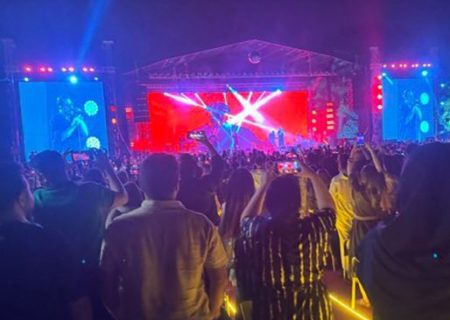 پشت پرده پوشش اختیاری و رقص و آواز در کنسرت‌های اخیر چیست؟ | محمدعلی ابطحی: شرایط به حاکمیت تحمیل شده و زنان ایرانی یک رنسانس رقم زدند