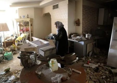 سه ماه و ده روز زندگی زیر سقف موقت / جنگ ۱۲ روزه هنوز برای خانه ‌از دست‌ داده‌ها تمام نشده است