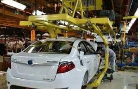 آینده صنعت خودرو ایران زیر ضرب تحریم و نوسانات مزمن