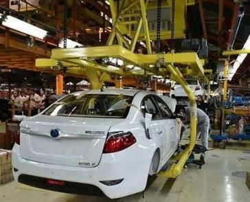 آینده صنعت خودرو ایران زیر ضرب تحریم و نوسانات مزمن