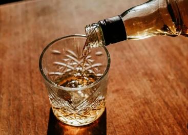 مشهد، آینه تمام‌قد یک سیاست شکست‌خورده / شهر مذهبی ایران در میان پنج شهر اول مصرف الکل!