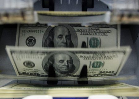 سکوت معنادار مسئولان در برابر جهش بی‌سابقه دلار!