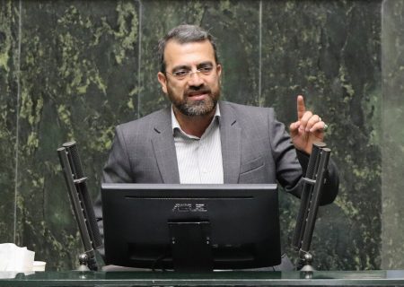 مدیریت وزارت راه و شهرسازی جای یک خانم نیست!