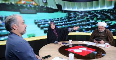 مناظره جنجالی رشیدی کوچی و رسایی / رشیدی کوچی خطاب به رسایی: شما بین ۹۸ درصد مردم منفور هستید! قسم می‌خورم جرأت ندارید در خیابان و بین مردم راه بروید! + فیلم