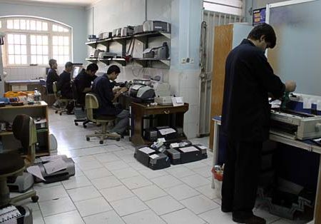 کارگران فراموش شده / صاحبکارانی که حق کارگر را می خورند و یک قلپ آب هم رویش!