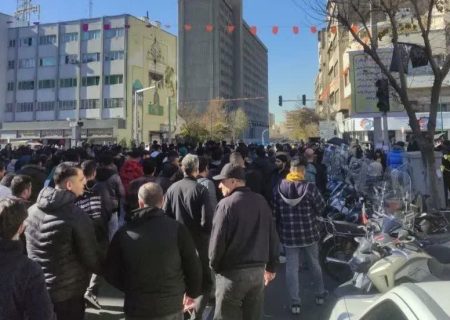 کاسه صبر بازاریان و کسبه تهرانی لبریز شد / اعتراضات بازار تهران را به تعطیلی کشاند