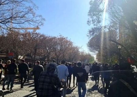 مردم قلبا از شرایط راضی نیستند / مسئولین اعتراضات را تمام شده ندانند